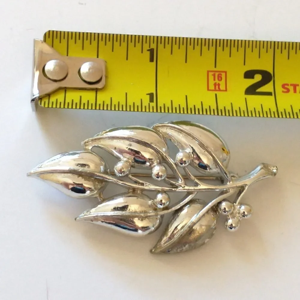SARAH COVENTRY Berry Leaf Brooch Branch Pin VTG ‎ Silent Spring Silver Tone 1970